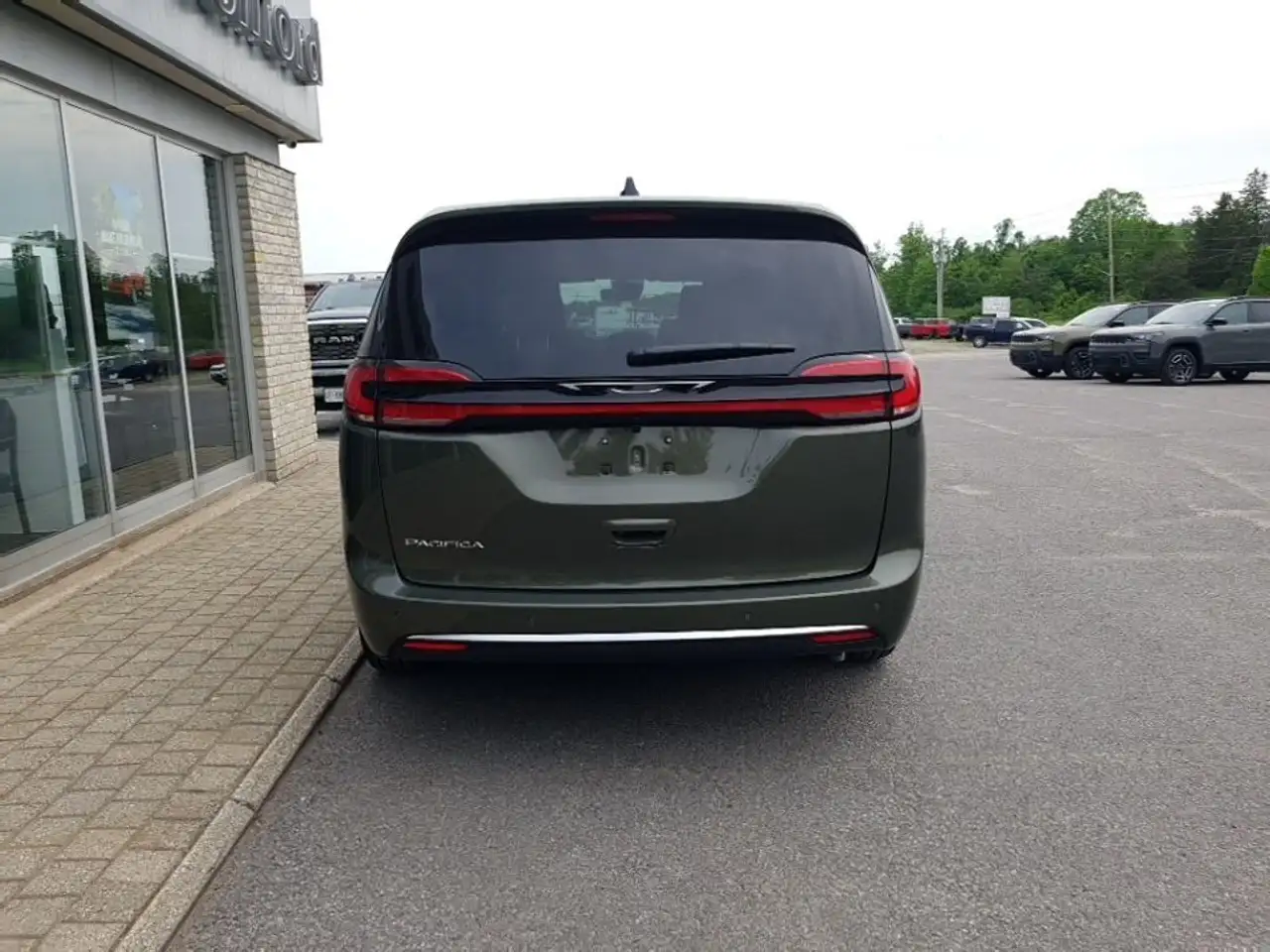 Chrysler Pacifica снимка Chrysler Pacifica