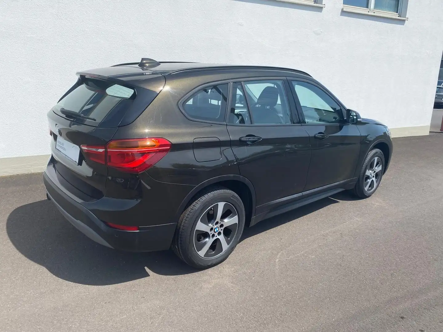 BMW X1 sDrive18d Advantage Aut. Braun - 2