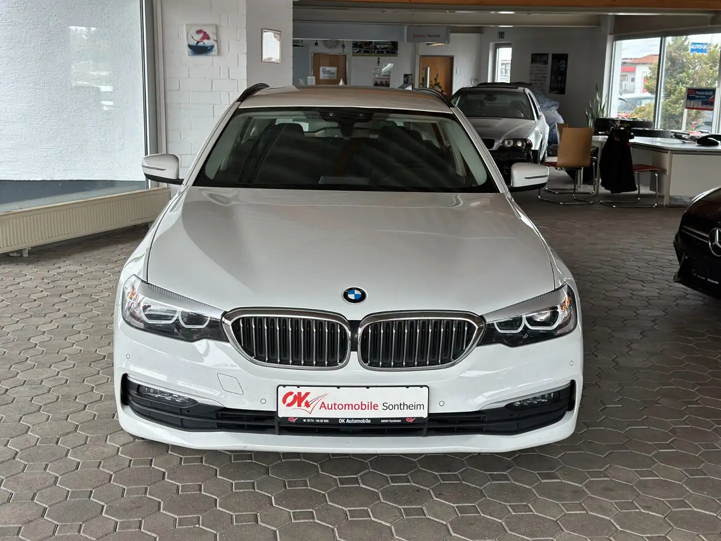 BMW 520 d Touring*Temp*SHZ*PDC*Nav*LED*AHK*Kamera Weiß - 2