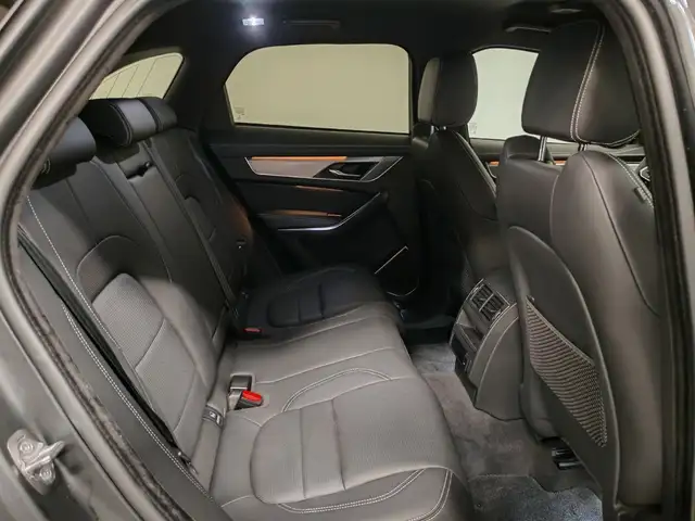 Jaguar F-Pace view 5