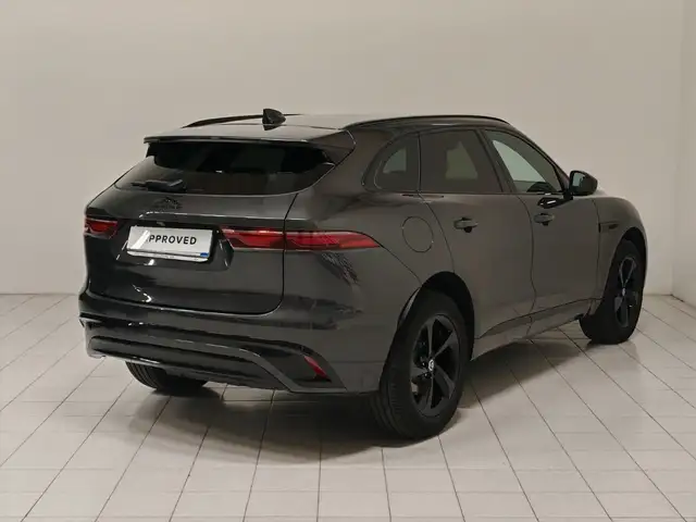 Jaguar F-Pace view 2