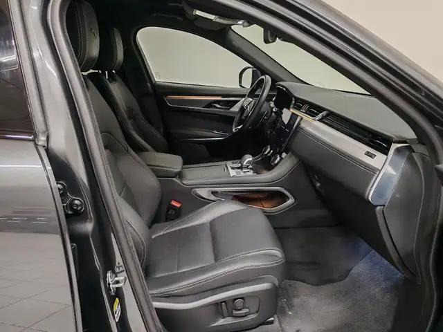 Jaguar F-Pace view 3