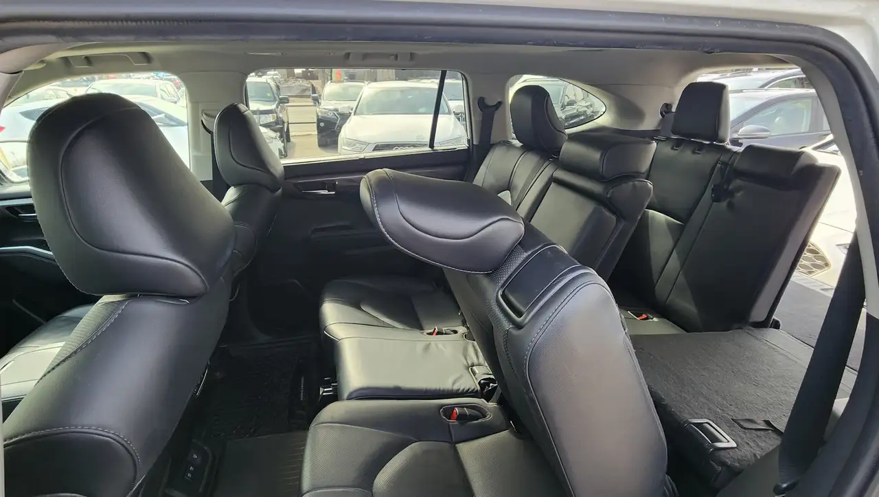 Toyota Highlander снимка Toyota Highlander
