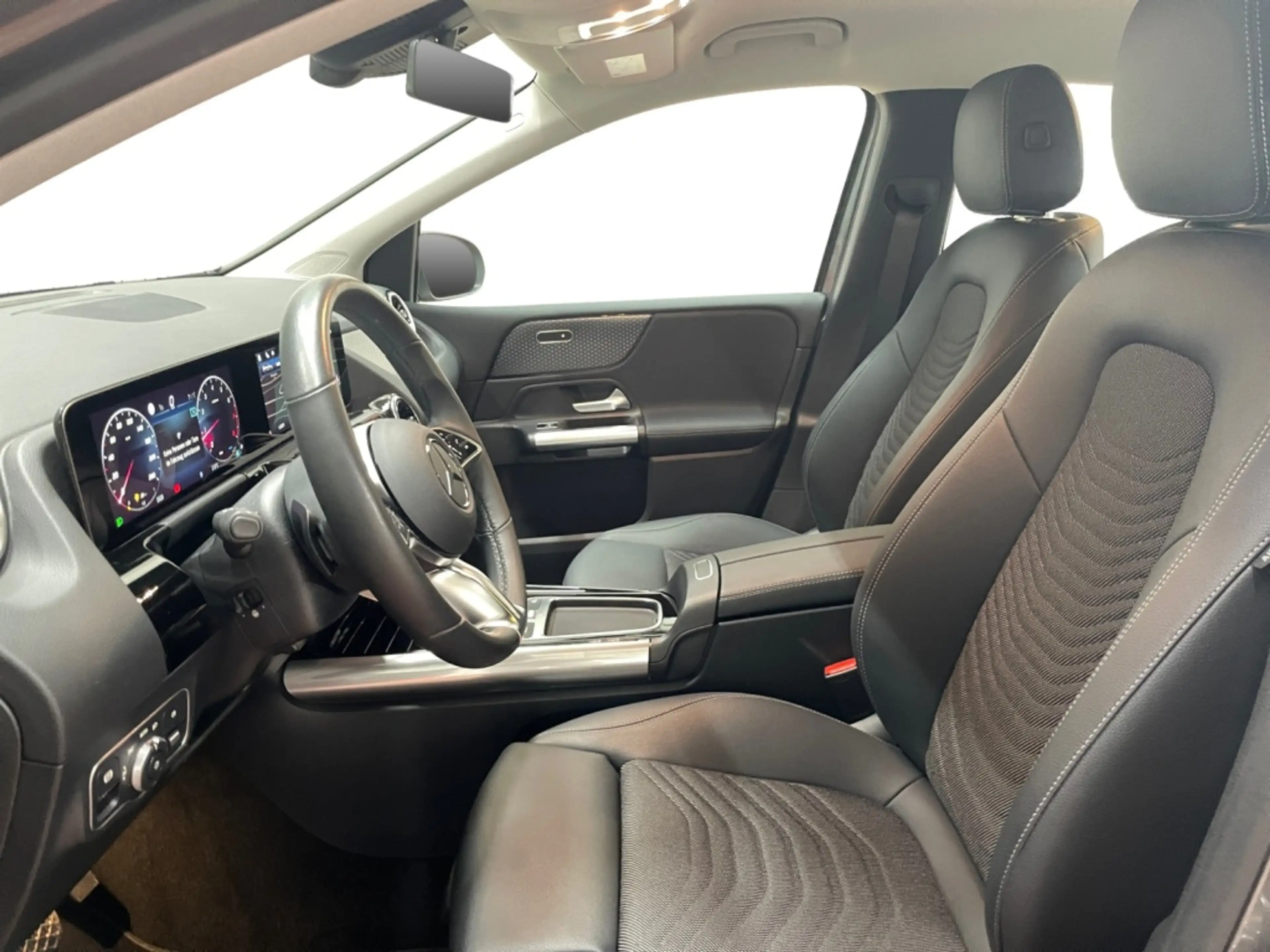 Mercedes-Benz B 220 4matic Progressive MBUX+Progressive+AHK — photo 9