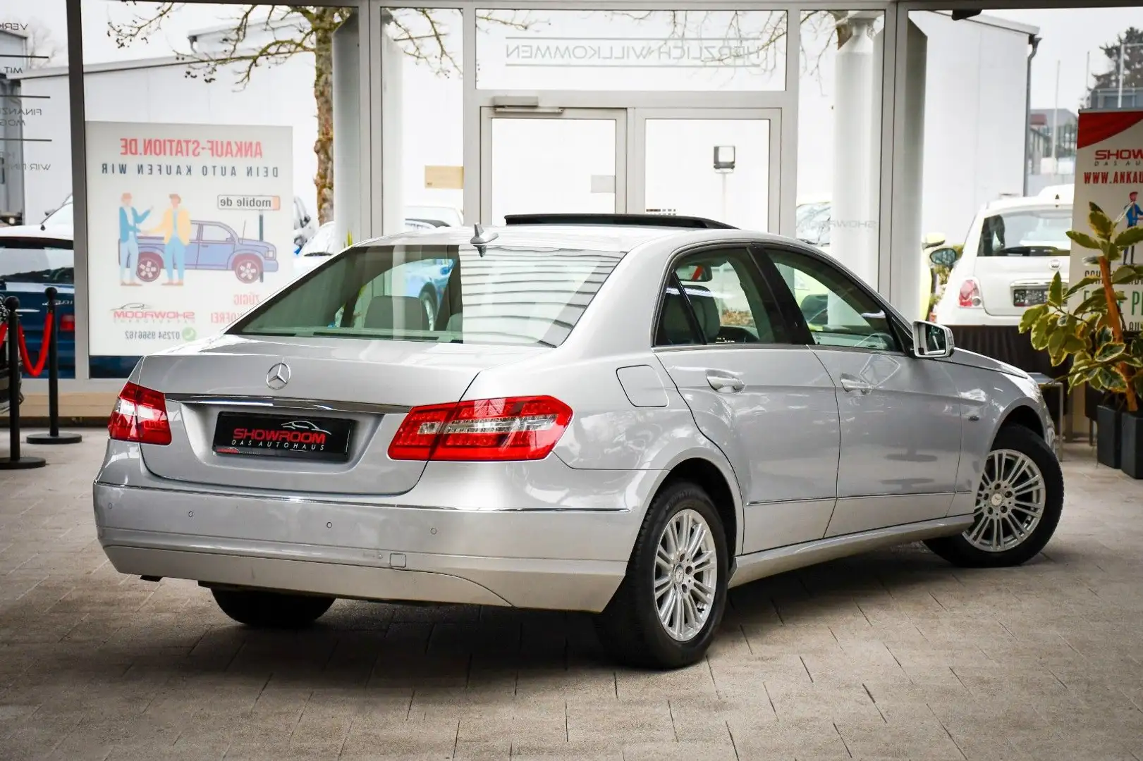 Mercedes-Benz E 220 cdi Limousine Elegance Automatik 2.Hand Silber - 2