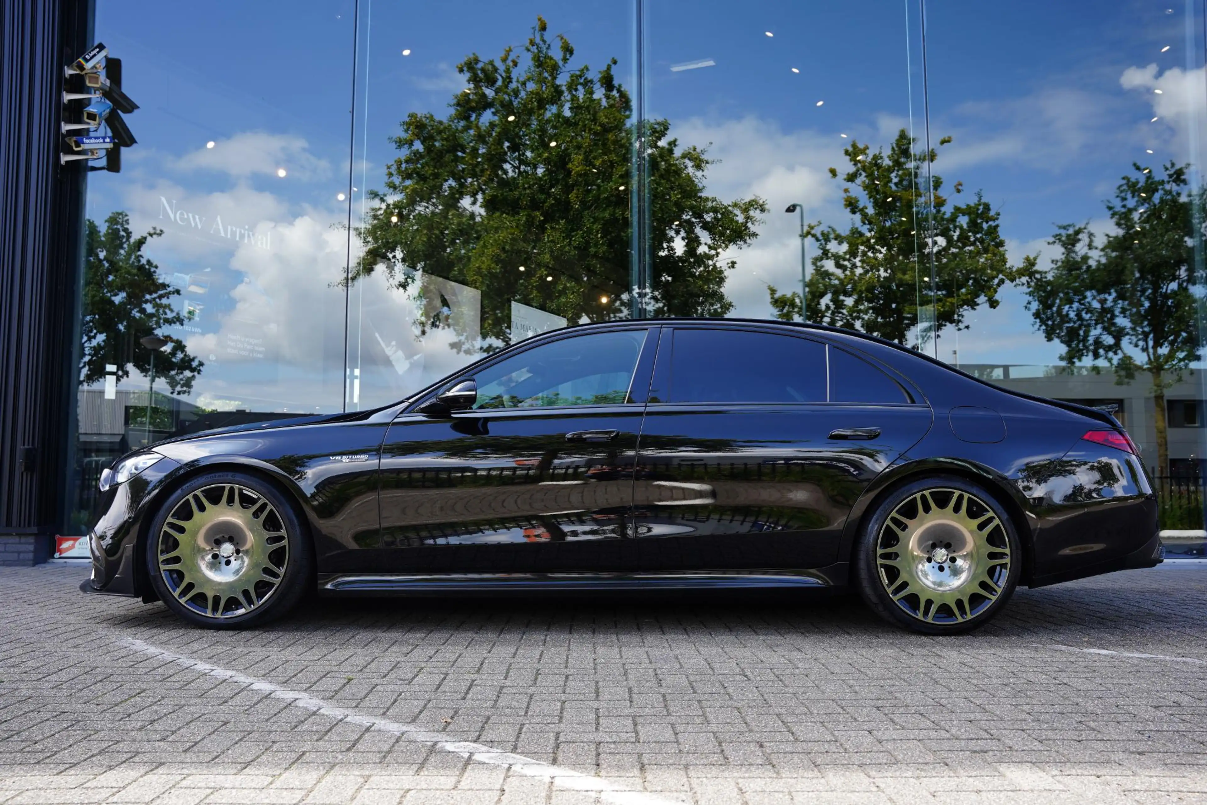 Mercedes-Benz S 63 AMG S E Performance / Carbon Pakket / Burmester — photo 2