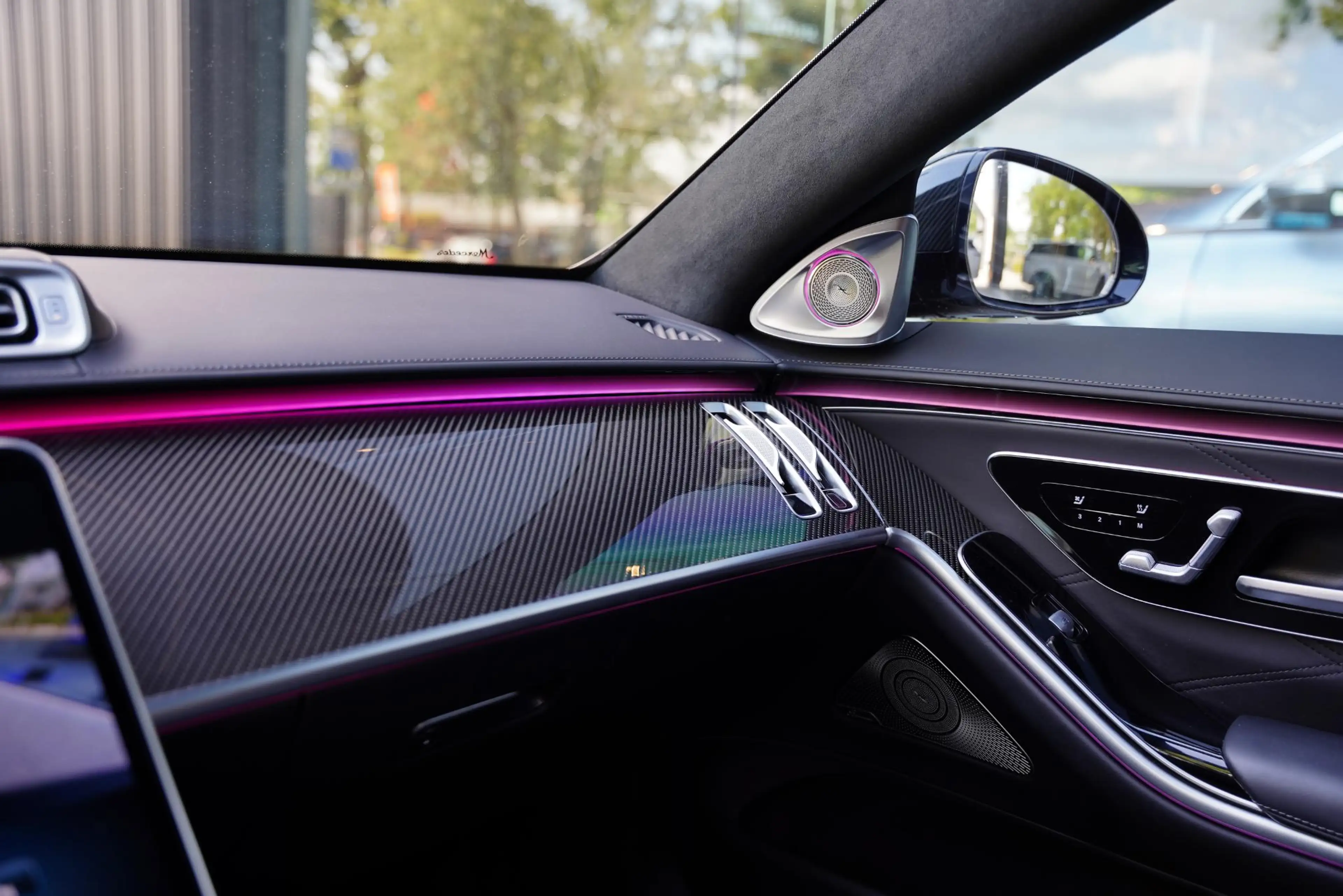 Mercedes-Benz S 63 AMG S E Performance / Carbon Pakket / Burmester — photo 13
