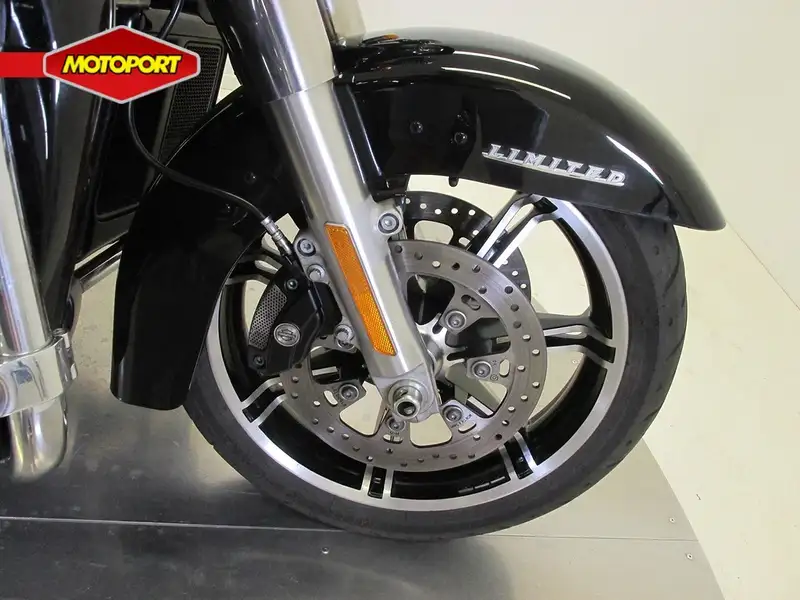 Harley-Davidson Electra Glide - foto 5