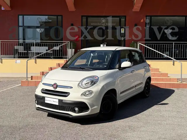 Fiat 500l main image