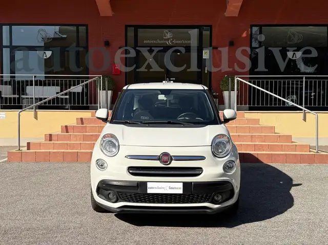 Fiat 500l view 4