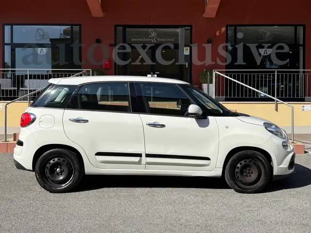 Fiat 500l view 2