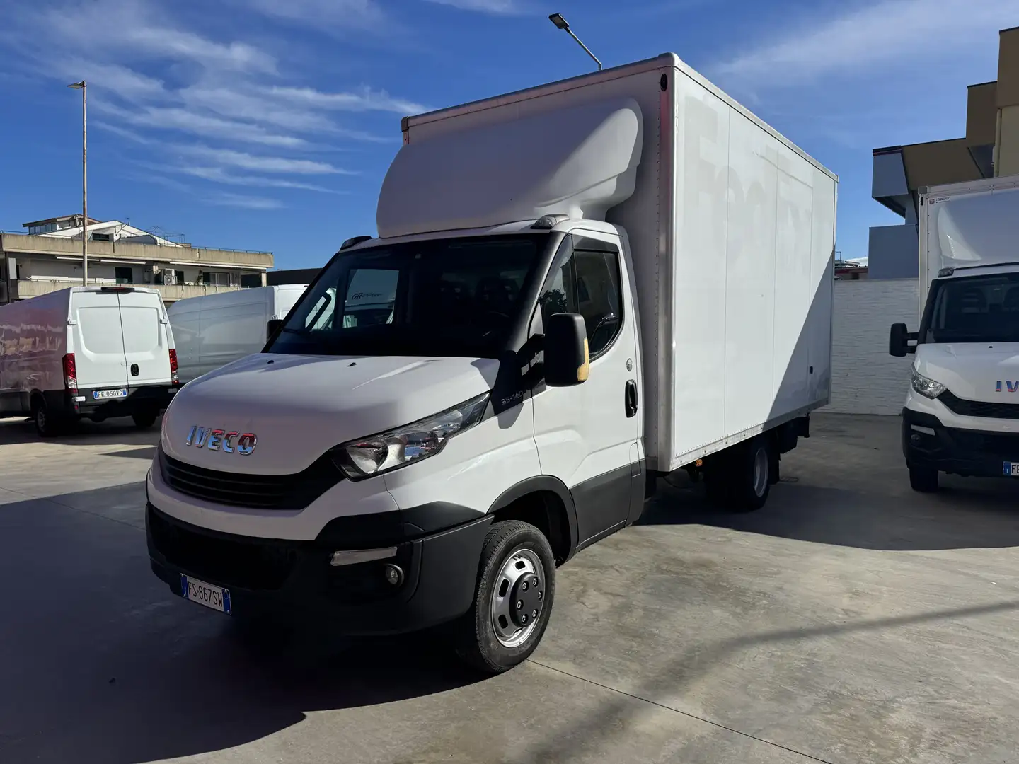 Iveco Daily Cassa In Allumino Dimensioni 4.3x3.2xh2.3 Blanc - 1