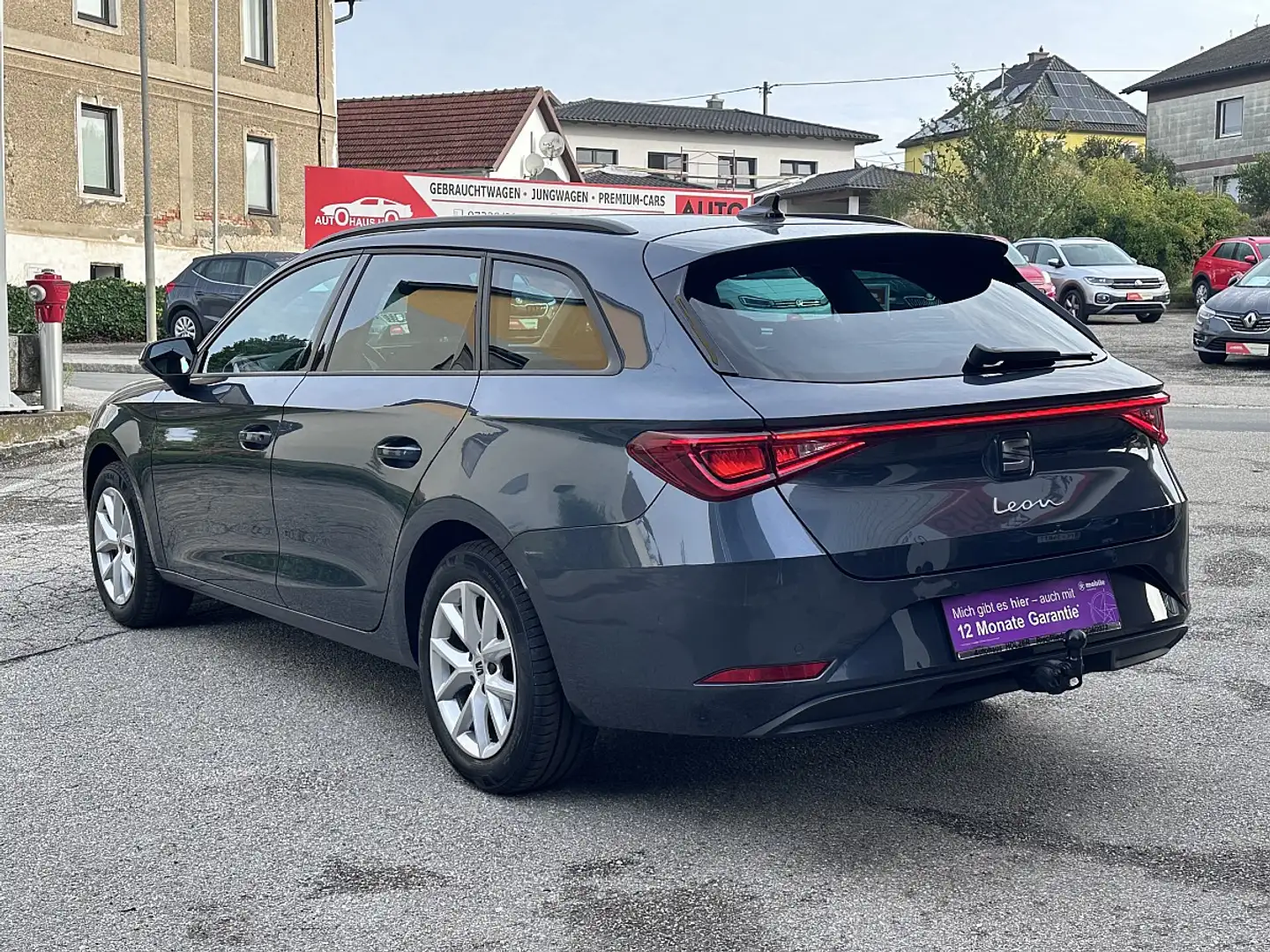 SEAT Leon ST Style 2,0 TDI *AHK, NAVI, LED* Grau - 2