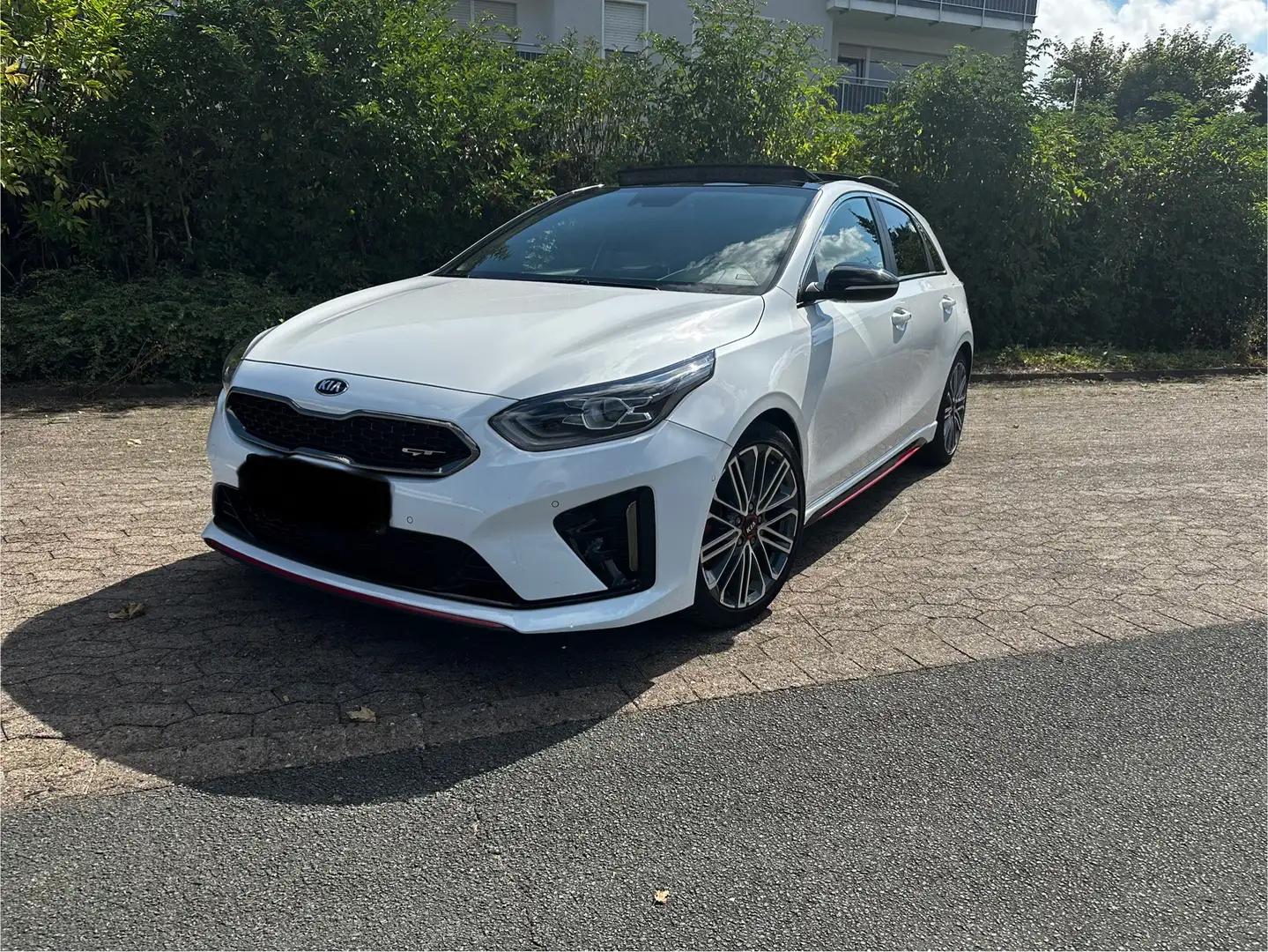 Kia Ceed / cee'd GT Weiß - 1