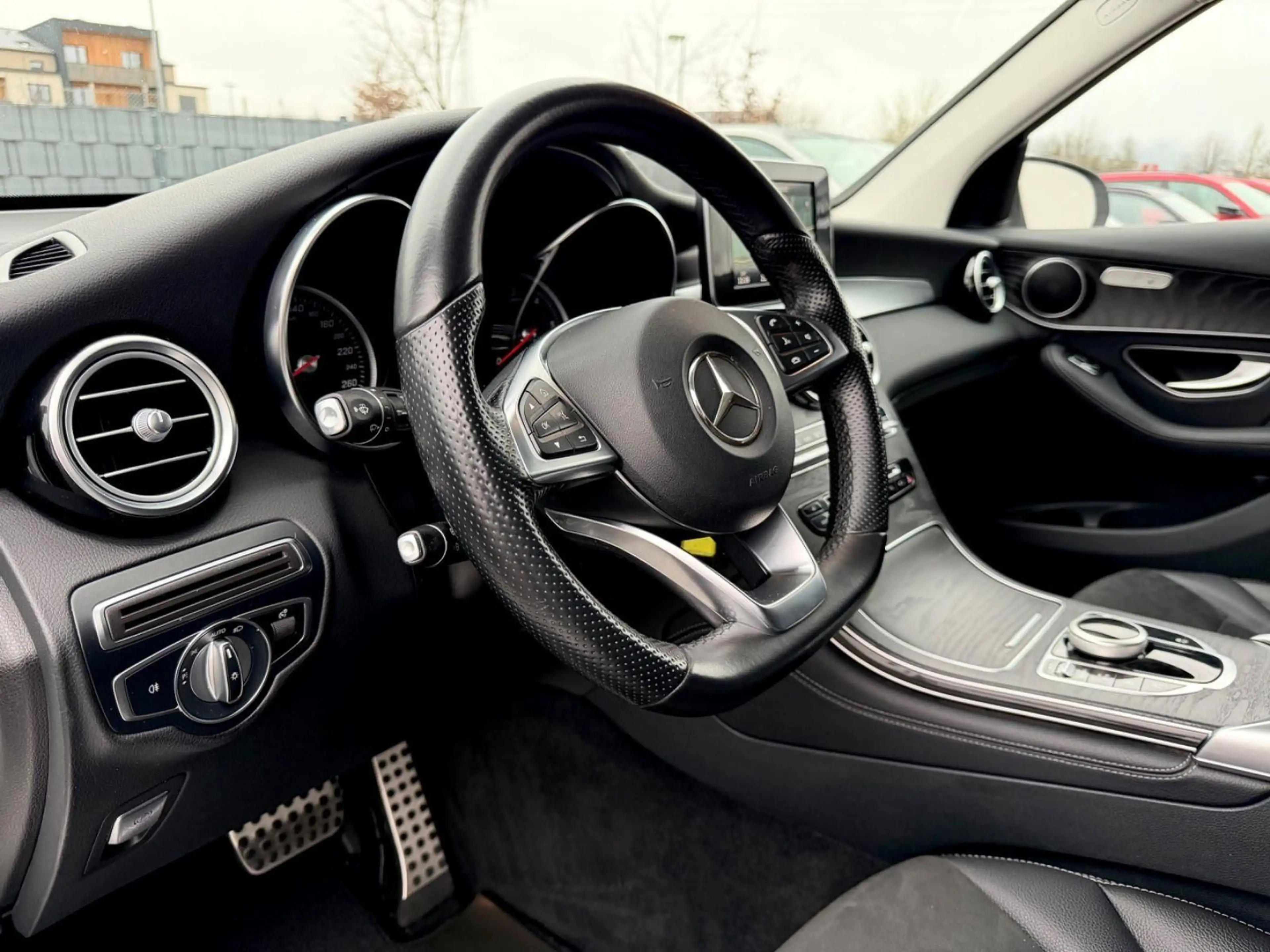 Mercedes-Benz GLC 250 d 4Matic Amg Line / NAVI/LED/AHK/1.HAND/ — photo 10