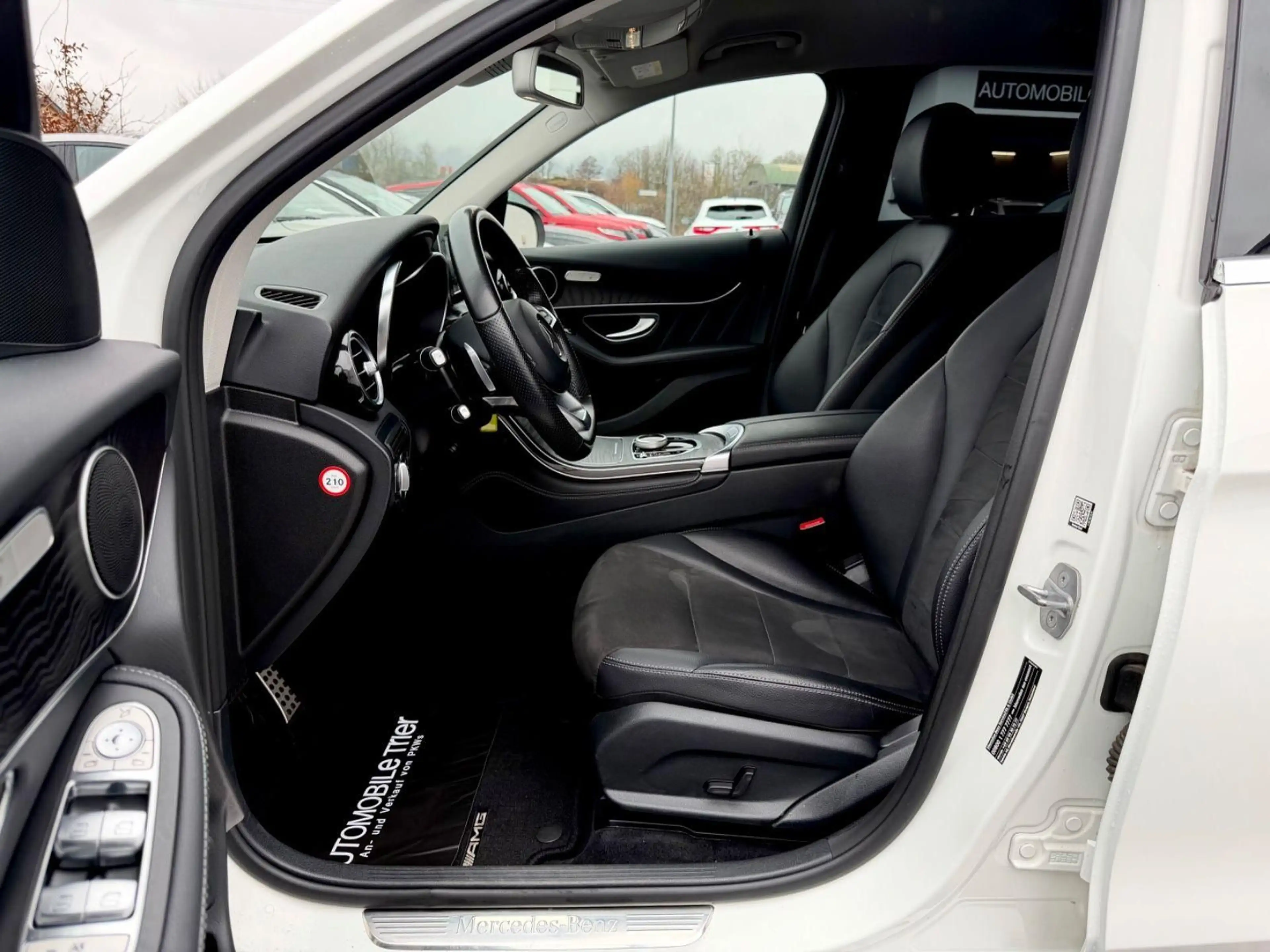 Mercedes-Benz GLC 250 d 4Matic Amg Line / NAVI/LED/AHK/1.HAND/ — photo 9