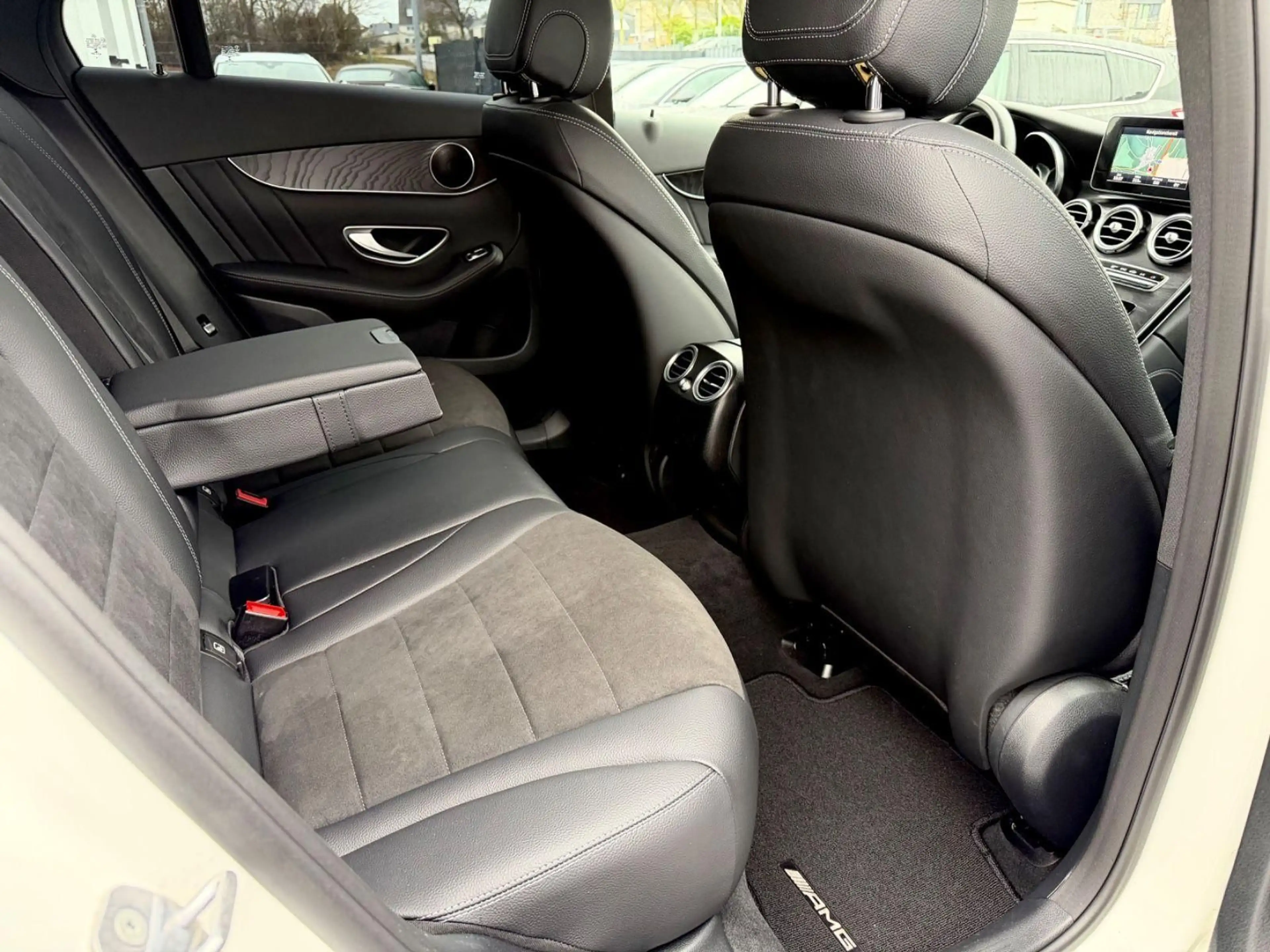Mercedes-Benz GLC 250 d 4Matic Amg Line / NAVI/LED/AHK/1.HAND/ — photo 15