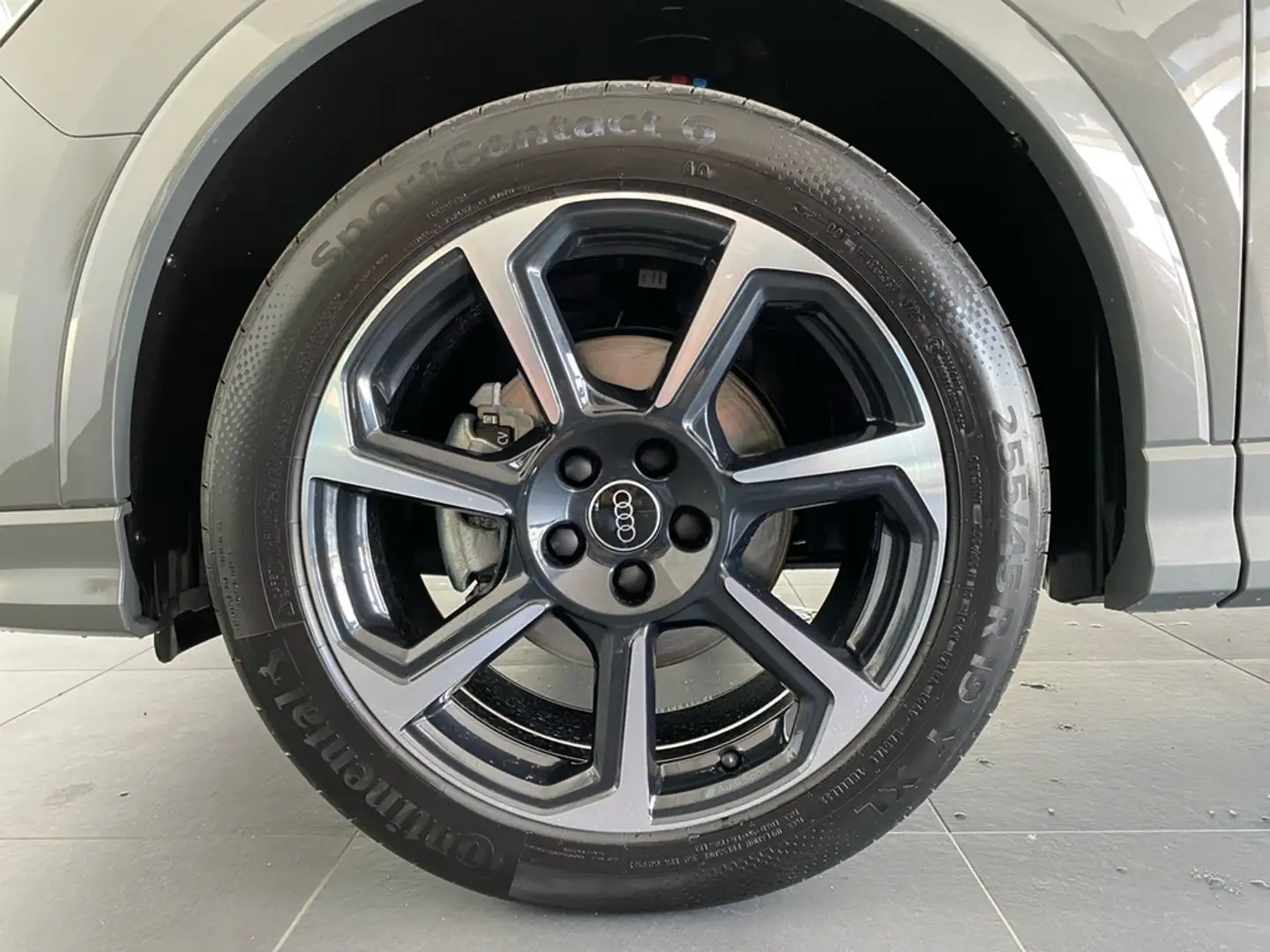 Audi Q3 S line 35 TDI 110(150) kW(PS) S tronic Grau - 2