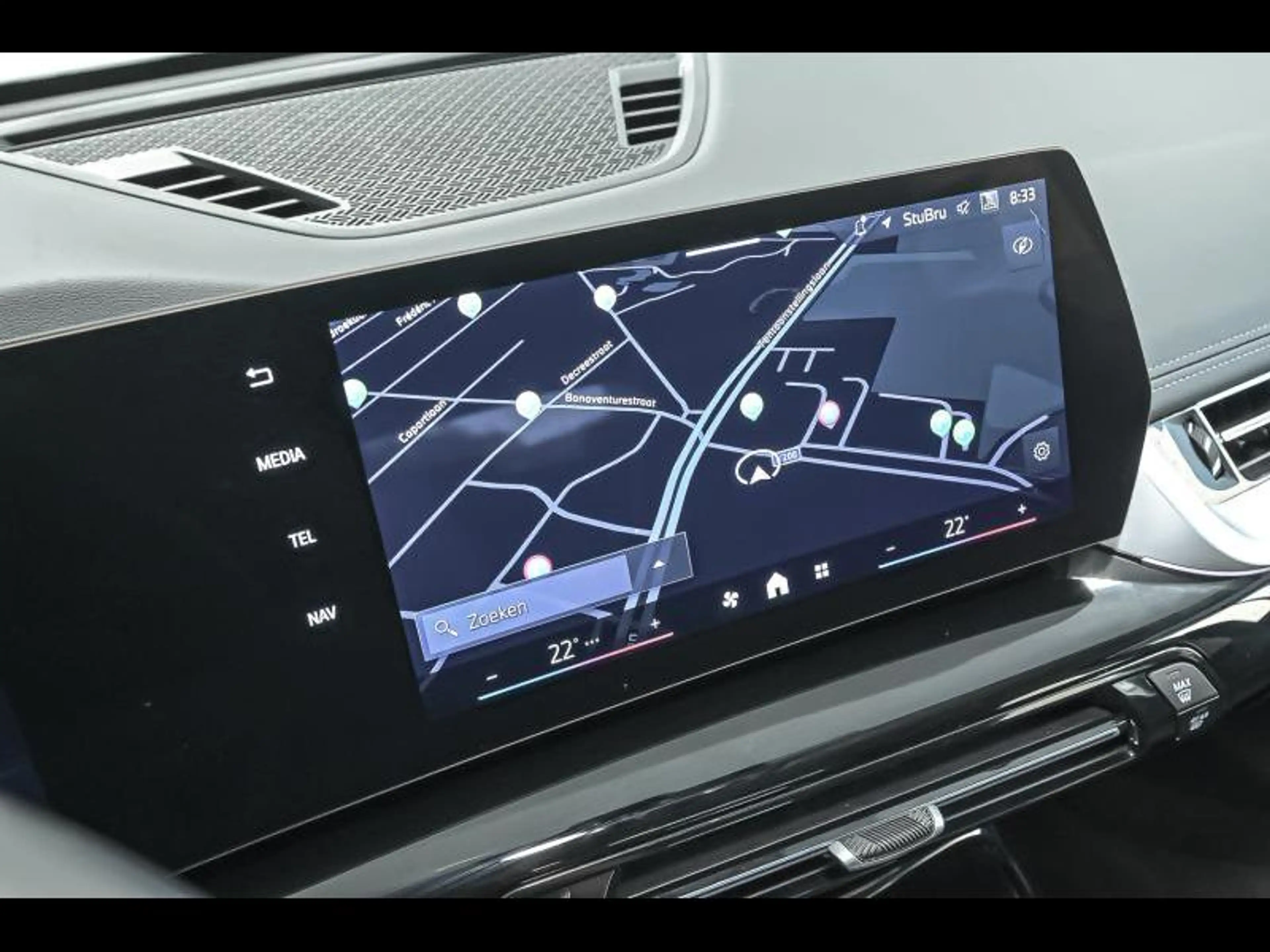 BMW iX1 eDrive20 - X Line — photo 14
