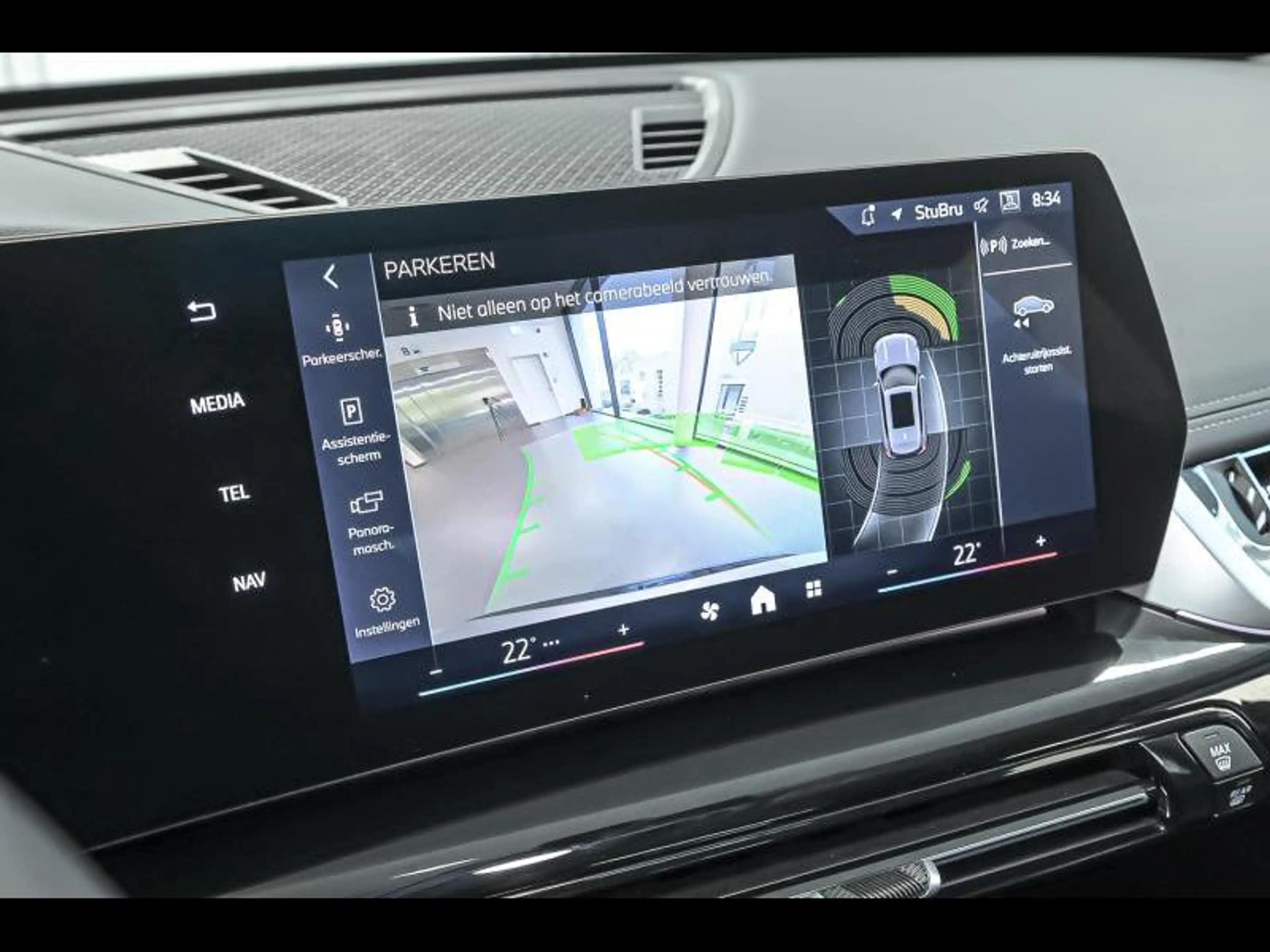 BMW iX1 eDrive20 - X Line — photo 15