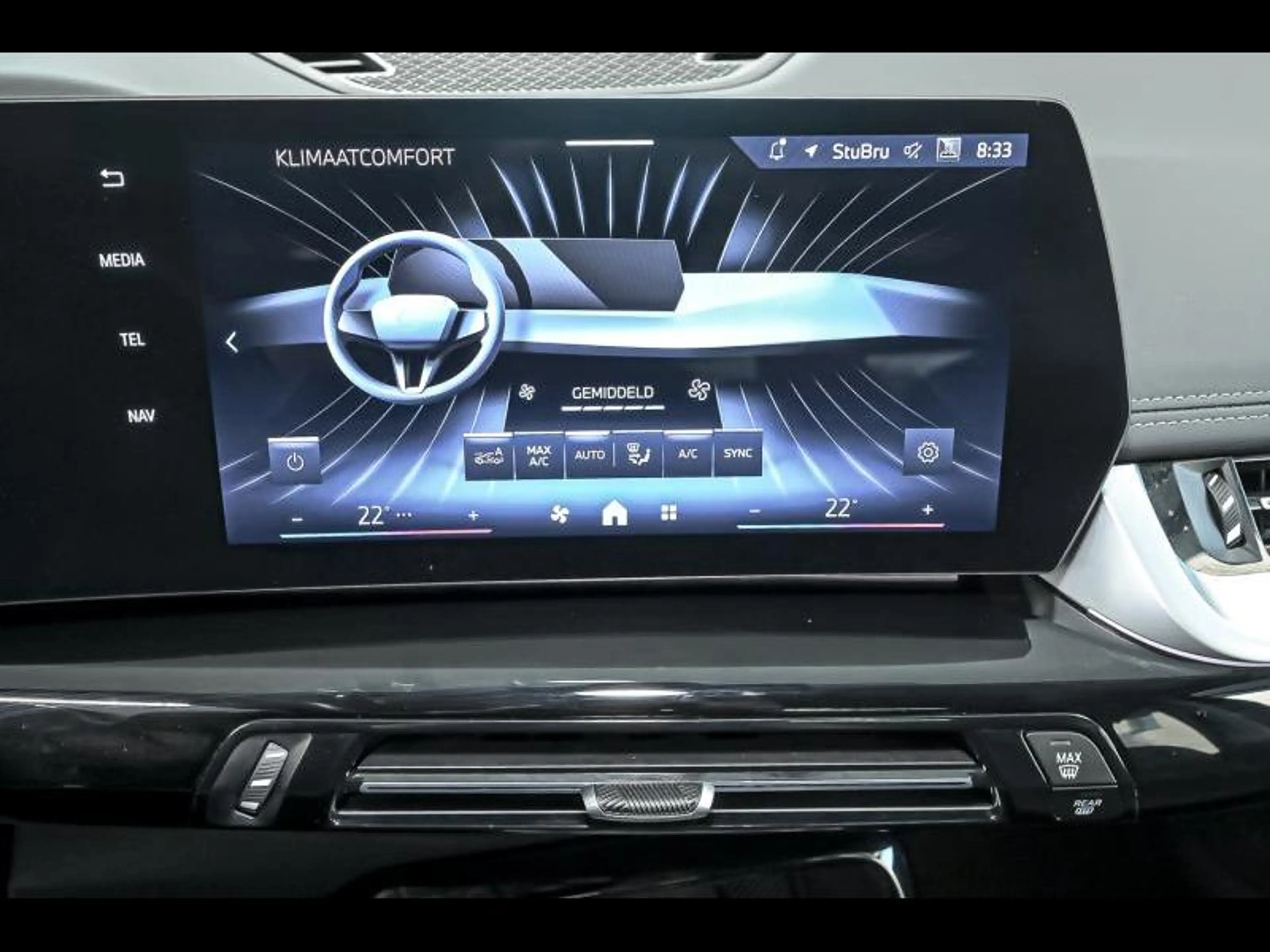 BMW iX1 eDrive20 - X Line — photo 12