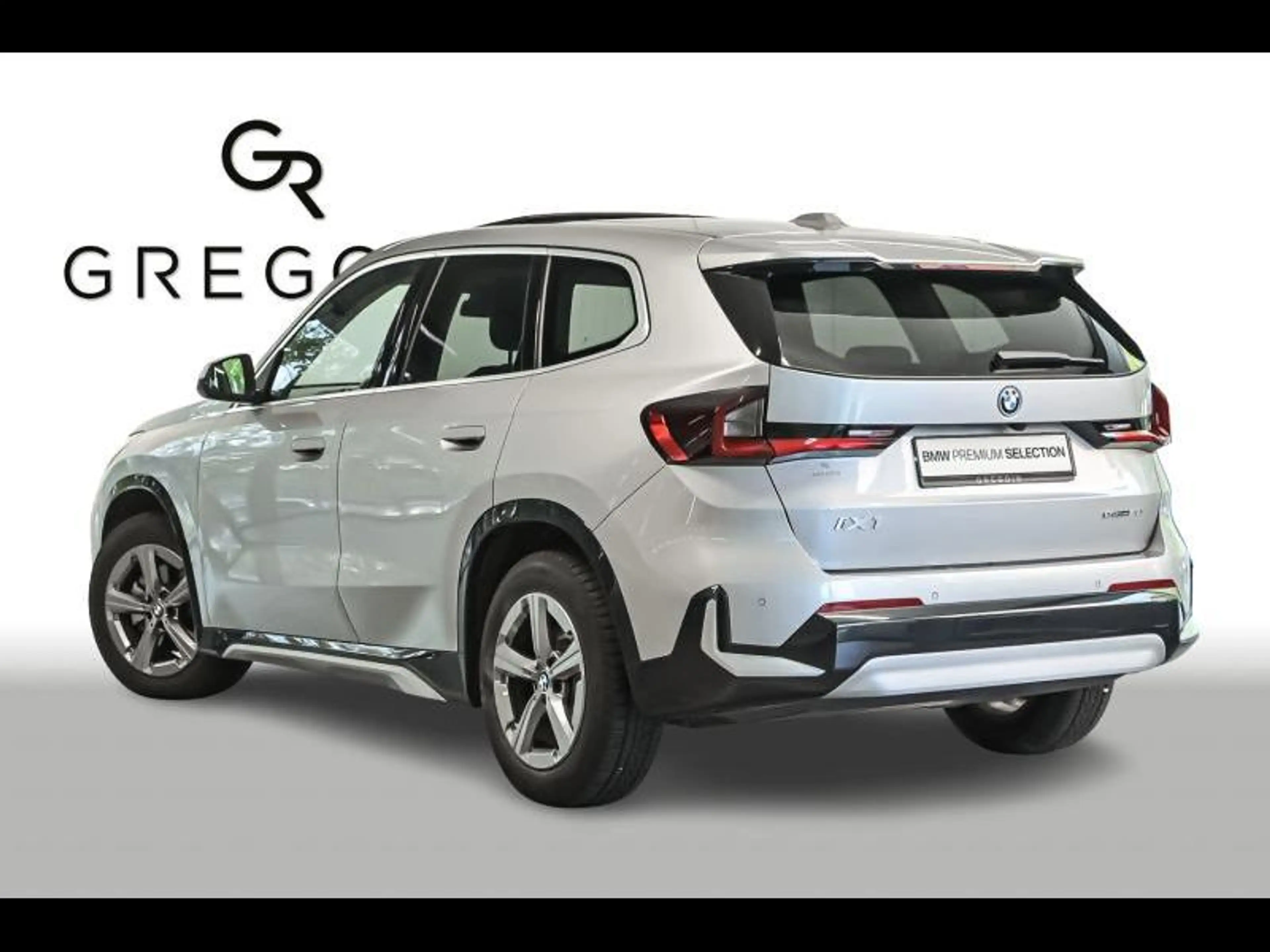 BMW iX1 eDrive20 - X Line — photo 5