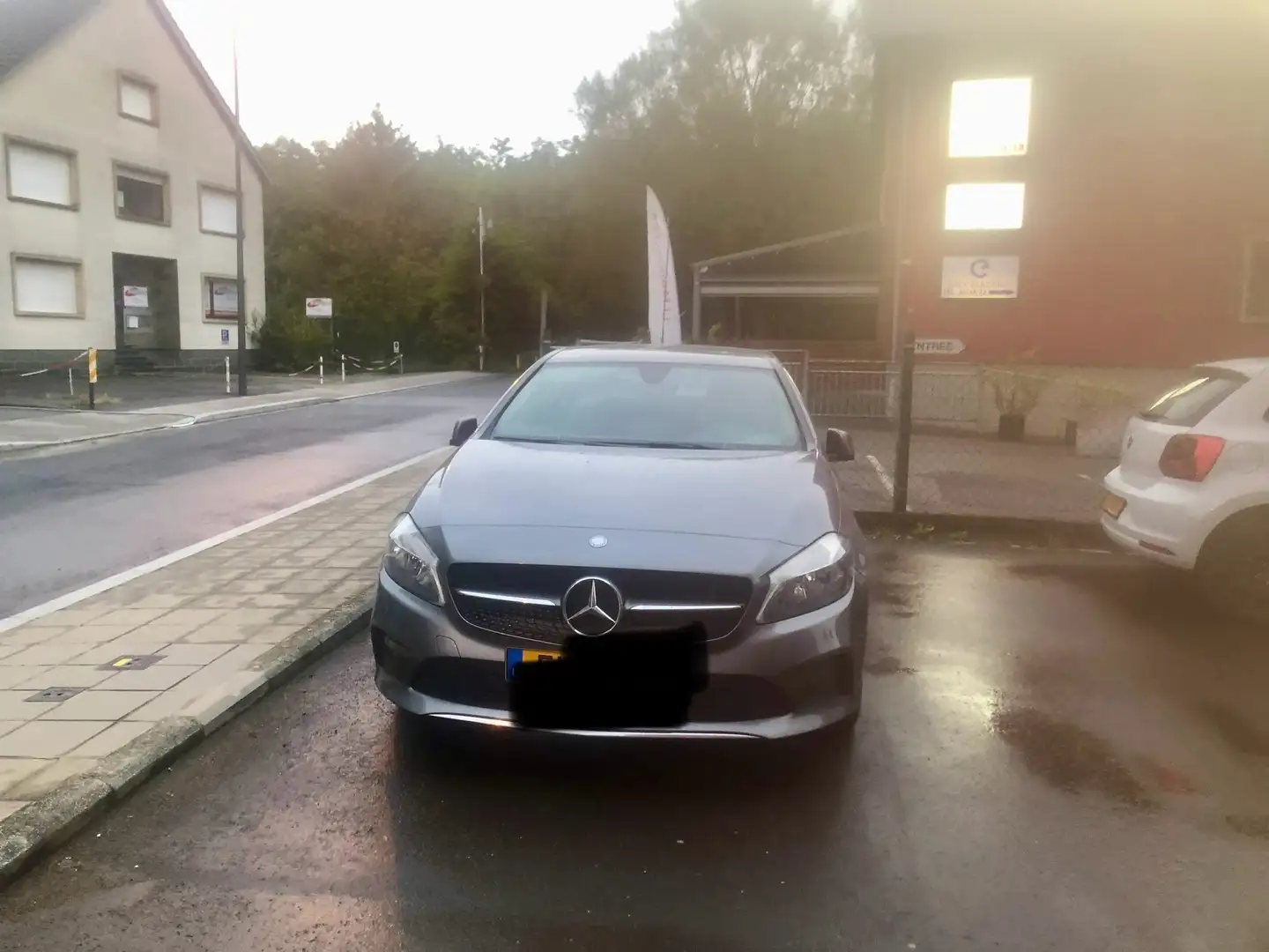 Mercedes-Benz 180 Class A Gris - 1