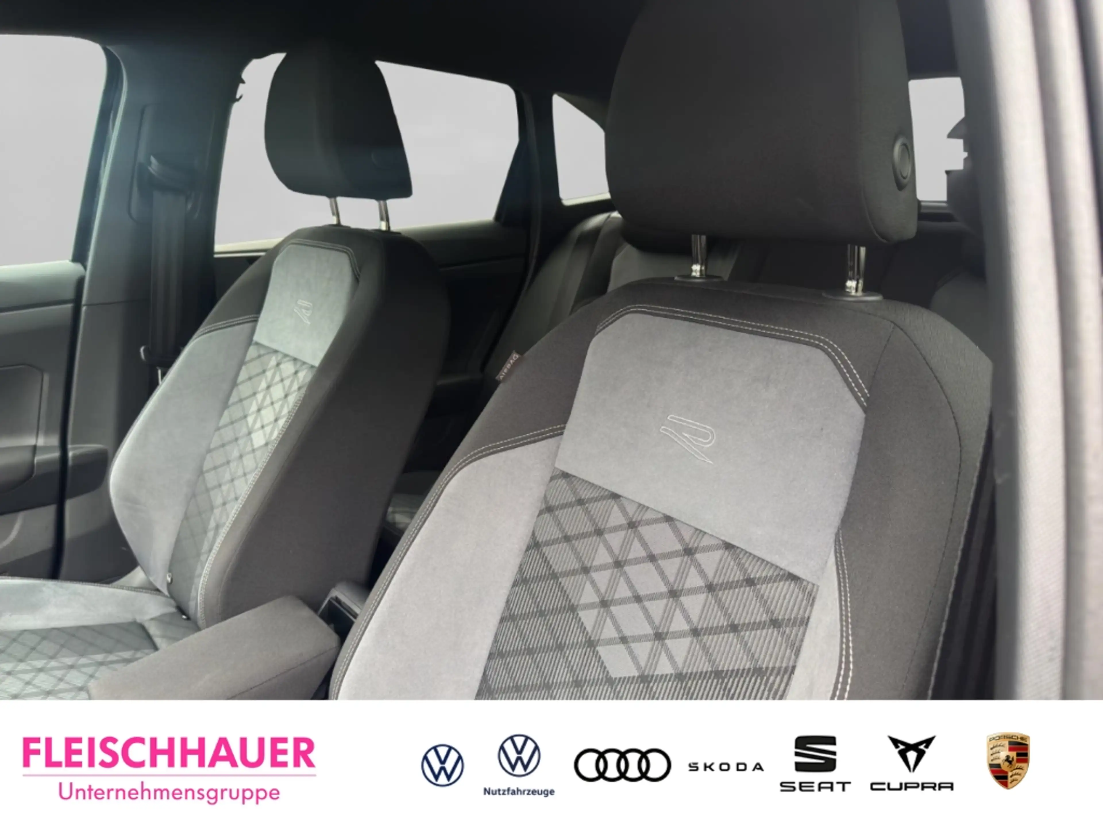 Volkswagen Taigo R-Line 1.5 TSI DSG Black Style LED Rückfahrkamera — photo 18