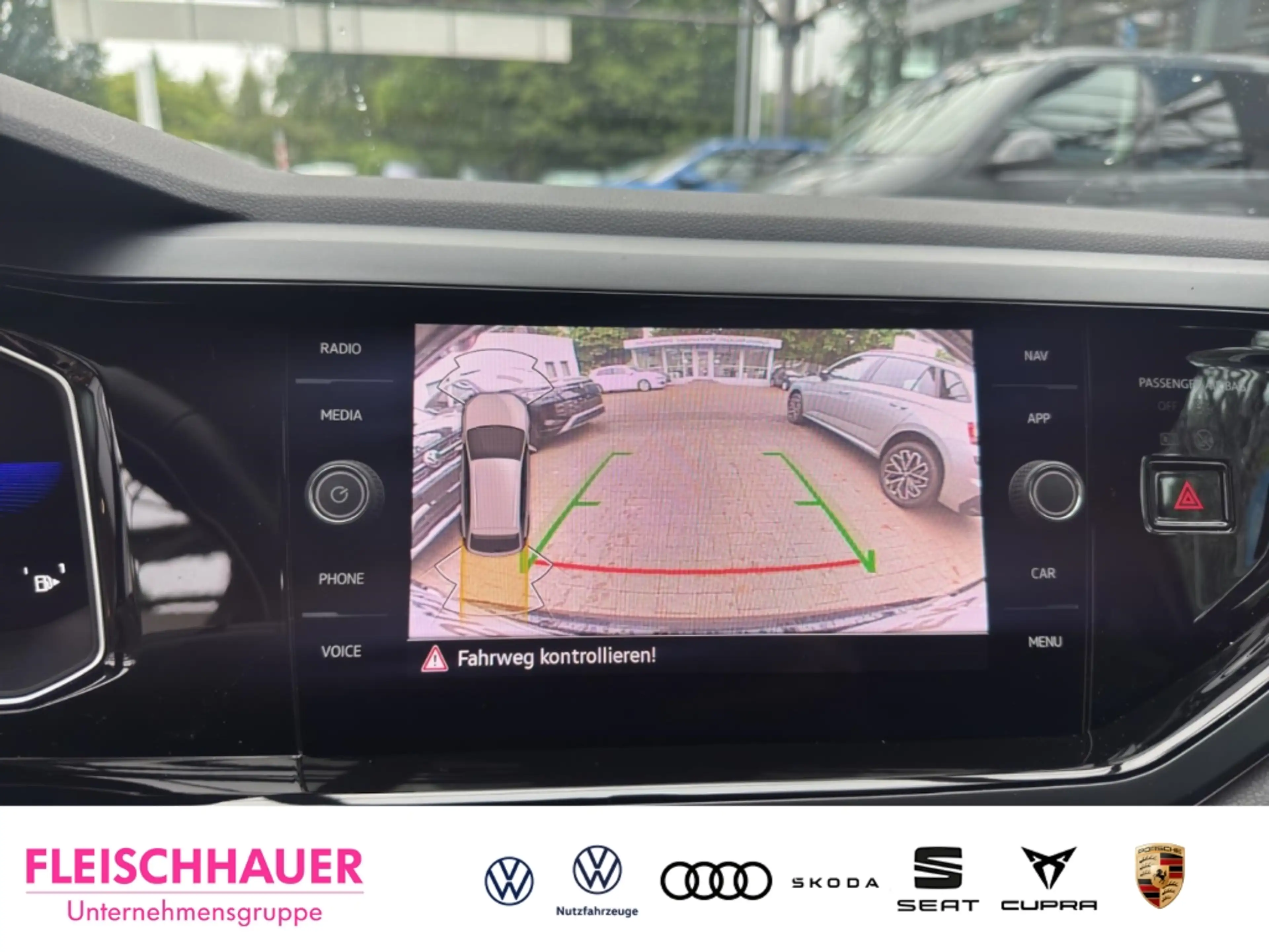 Volkswagen Taigo R-Line 1.5 TSI DSG Black Style LED Rückfahrkamera — photo 19