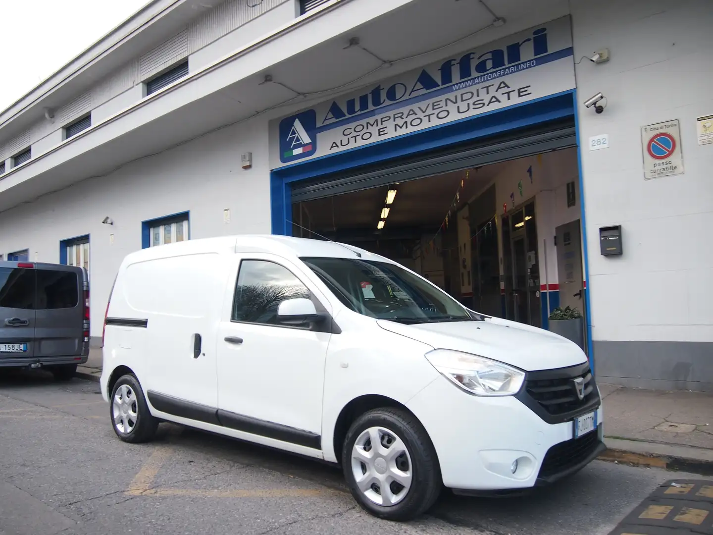 Dacia Dokker 1.6 GPL 105CV Ben Tenuto CLIMA Weiß - 1