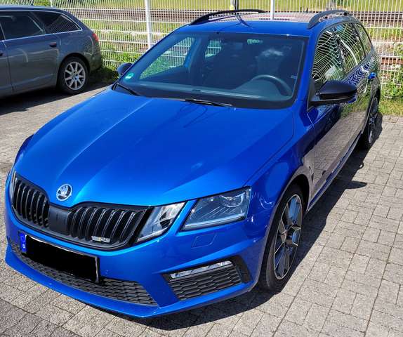 Imagine Skoda Octavia Octavia Combi 2.0 TSI DSG RS