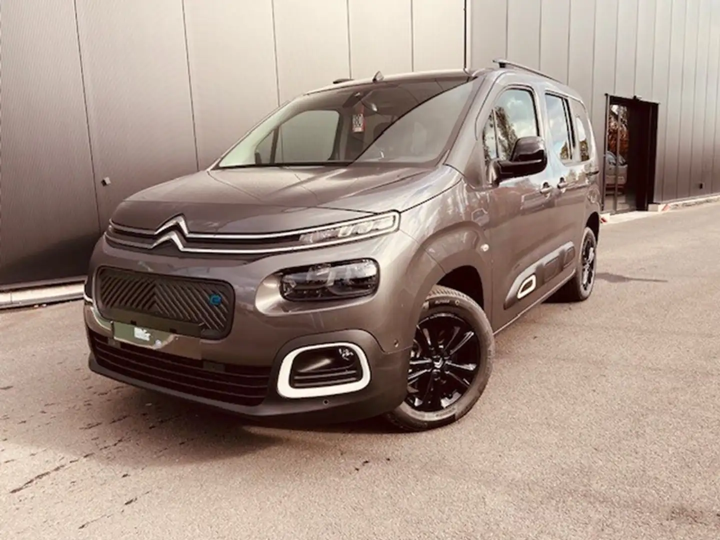 Citroen Berlingo M 50 kWh Shine Pack Grijs - 1