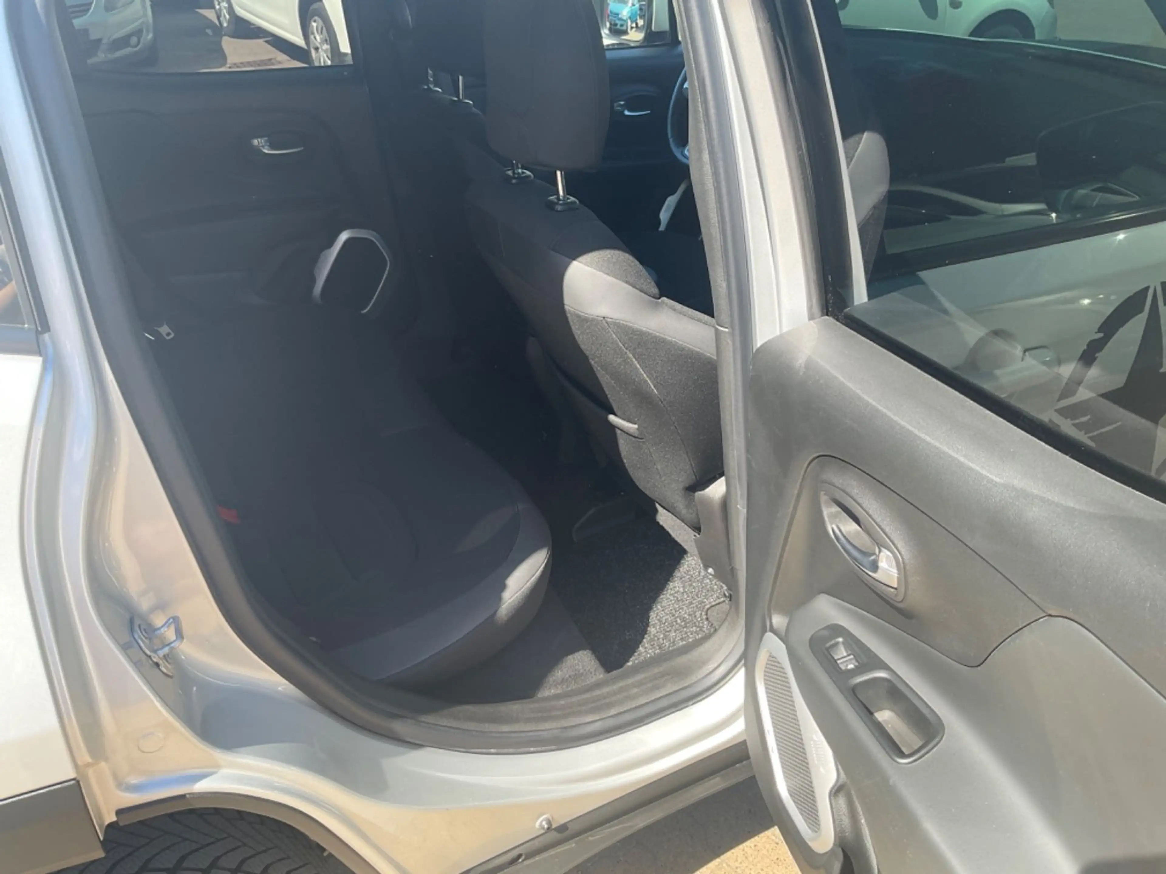 Jeep Renegade Limited 4x4 ALLRAD TÜV 06.2026 — photo 8