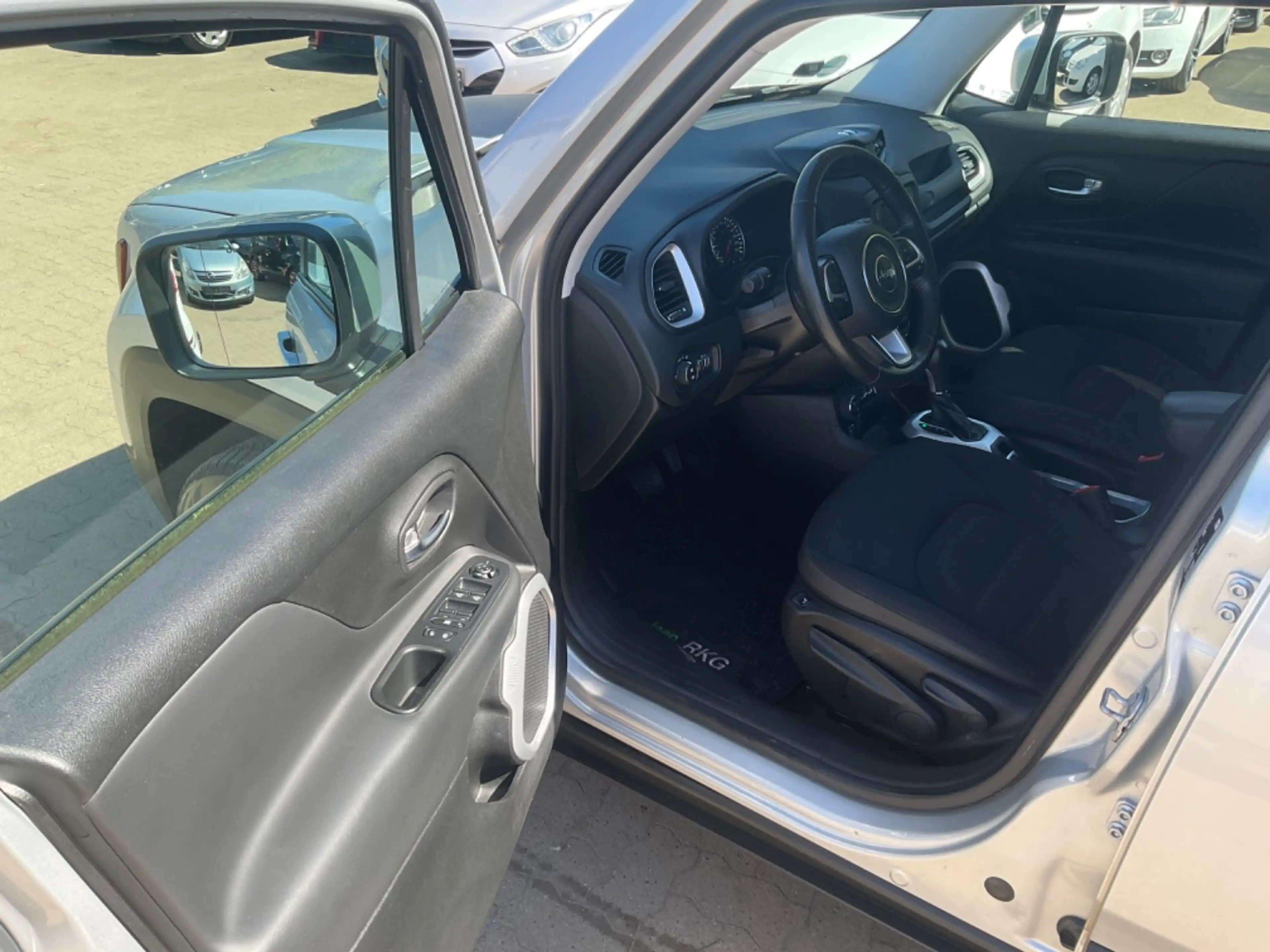 Jeep Renegade Limited 4x4 ALLRAD TÜV 06.2026 — photo 11