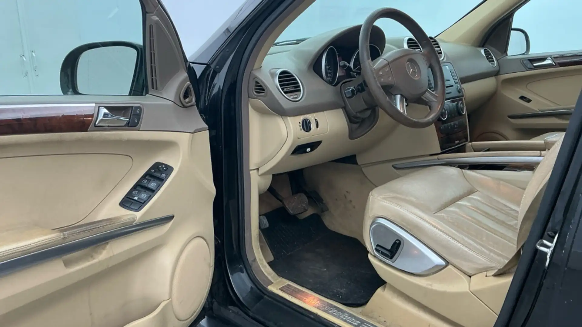 Mercedes-Benz ML 350 Aut. Negro - 2