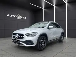 Mercedes-Benz GLA 200 4Matic Pano MBUX