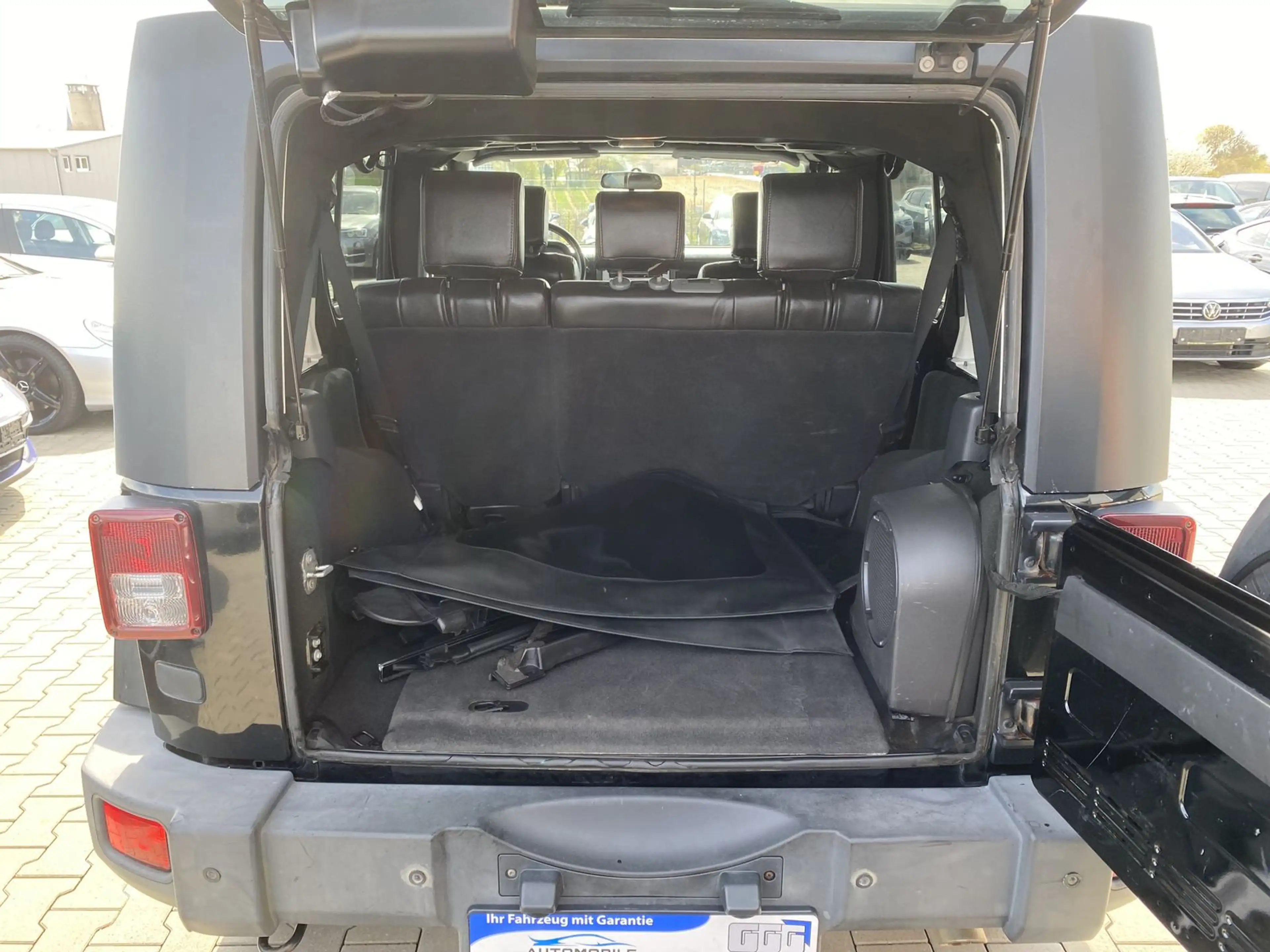 Jeep Wrangler Sahara/Leder/Navi/TÜN NEU/SOFTTOP — photo 12
