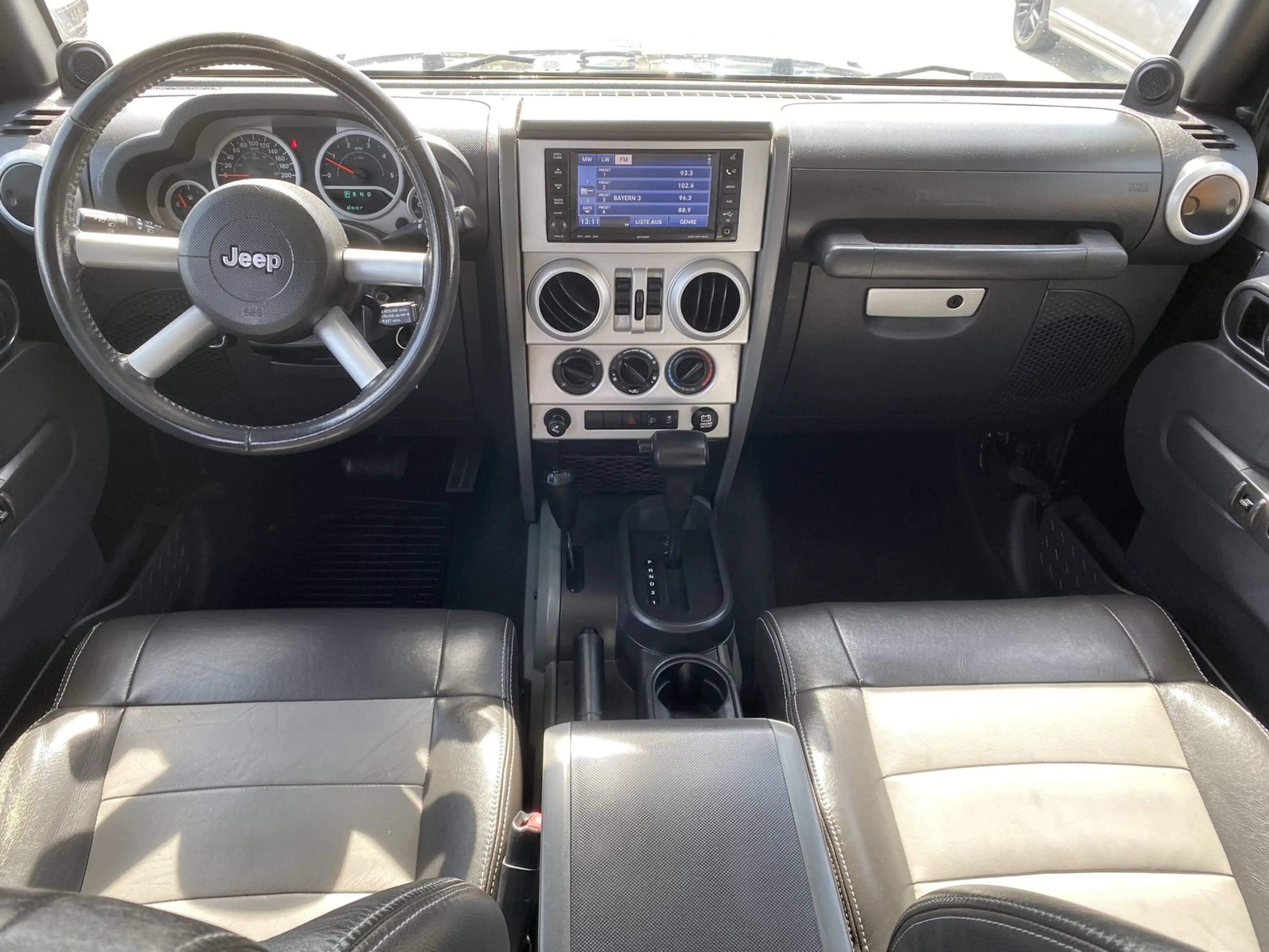 Jeep Wrangler Sahara/Leder/Navi/TÜN NEU/SOFTTOP — photo 2