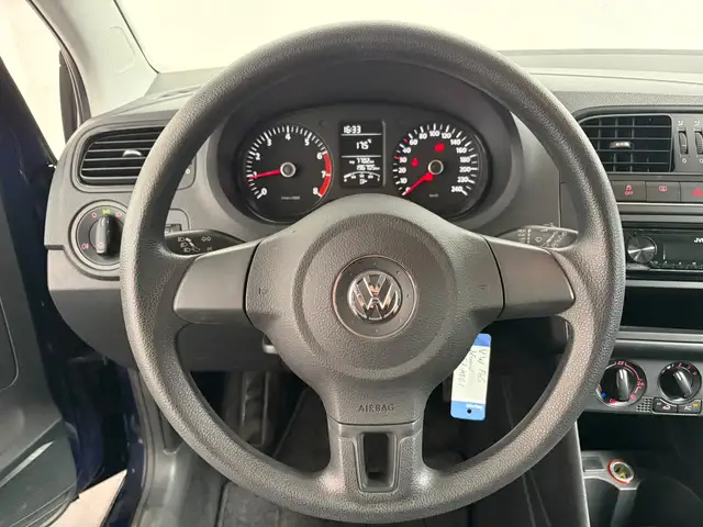 Volkswagen Polo view 8