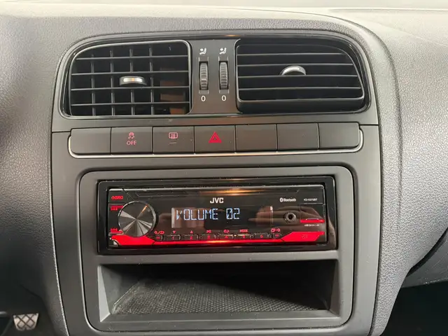 Volkswagen Polo view 11