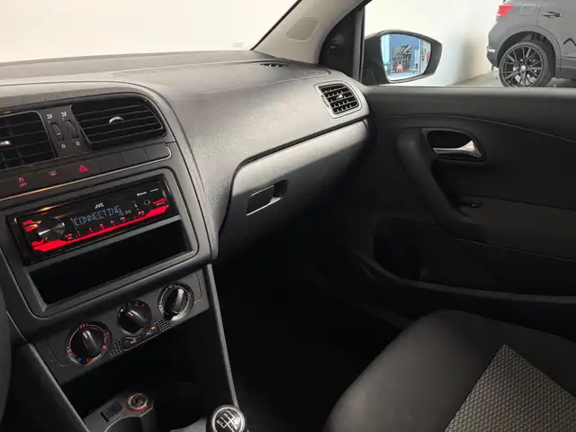 Volkswagen Polo view 10