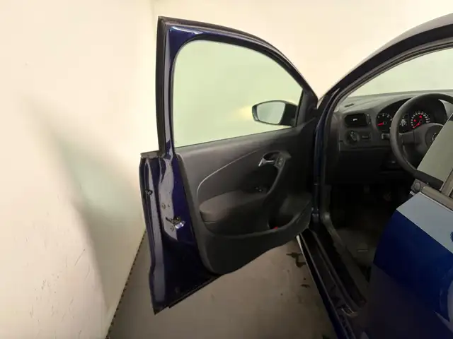 Volkswagen Polo view 5