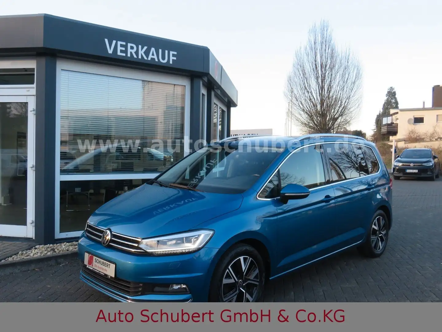 Volkswagen Touran 1.5 TSI Highline Blauw - 1