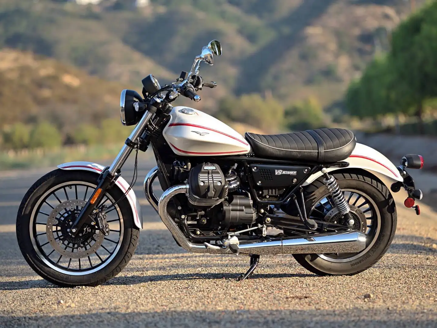 Moto Guzzi V 9 Roamer Weiß - 1