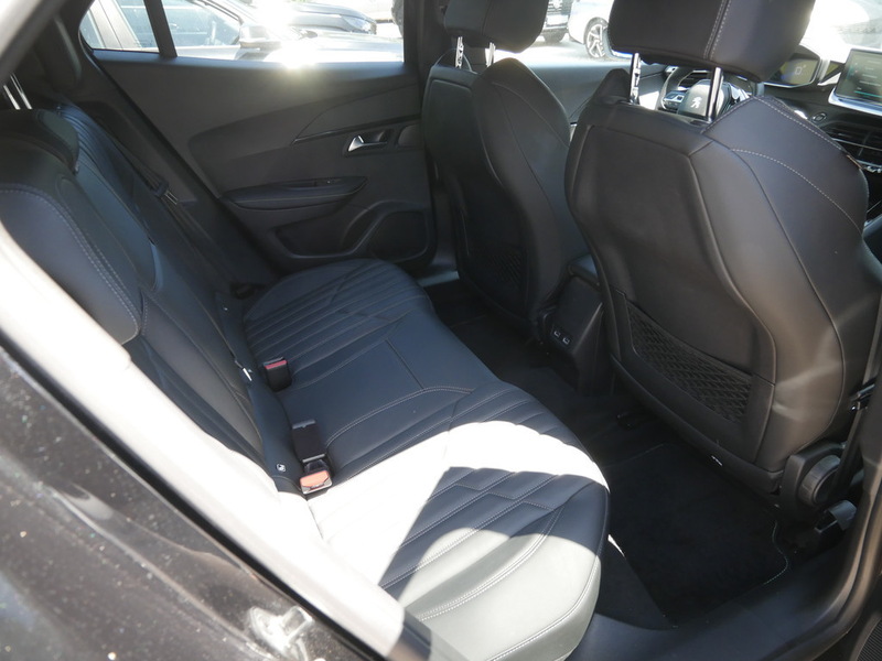 Peugeot e-2008 — photo 4