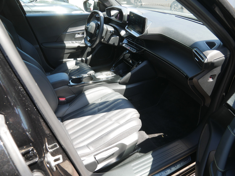 Peugeot e-2008 — photo 2