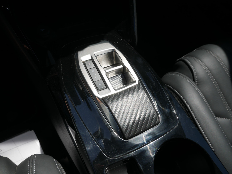 Peugeot e-2008 — photo 12