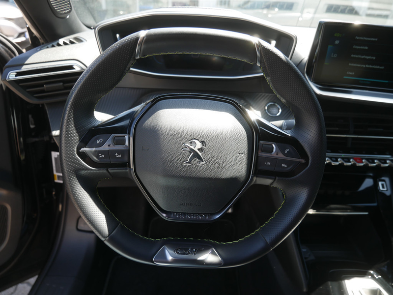 Peugeot e-2008 — photo 7