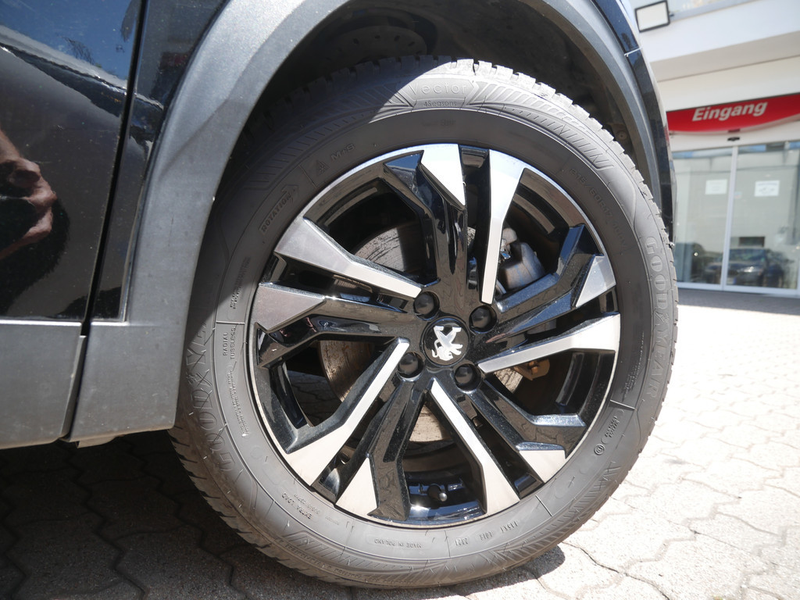 Peugeot e-2008 — photo 5