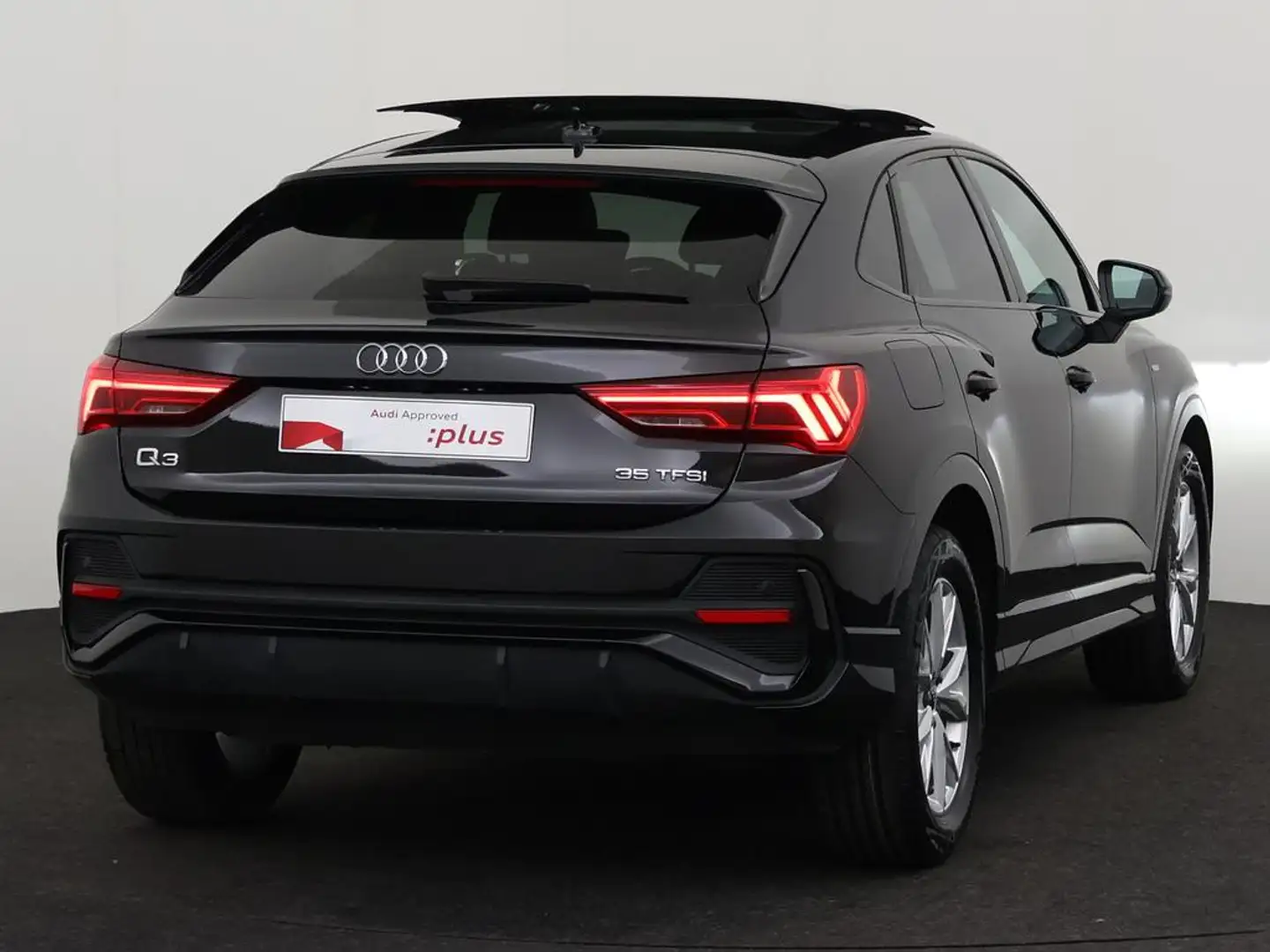 Audi Q3 Sportback S-Line 35 TFSI 150 PK S-tronic / Cruise Control / Camera / Apple Carplay Noir - 2